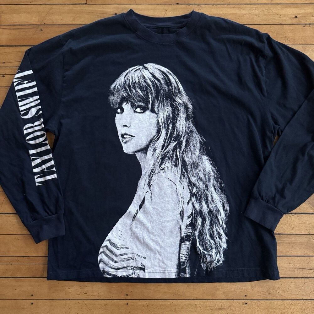 Taylor Swift The Eras International Tour Navy Long Sleeve T-Shirt Size XLarge